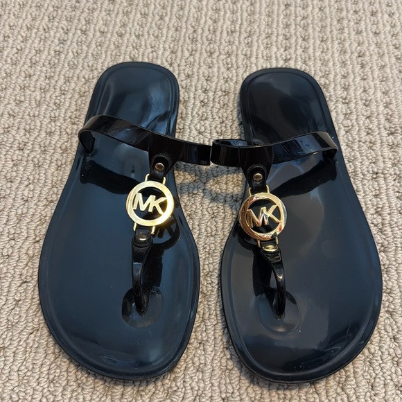 MICHAEL Michael Kors Sondra Jelly T Strap Gold Logo Sandal Nordstrom Exclusive - Picture 3 of 5